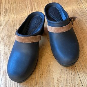 Crocs Dual Comfort Sarah Clogs